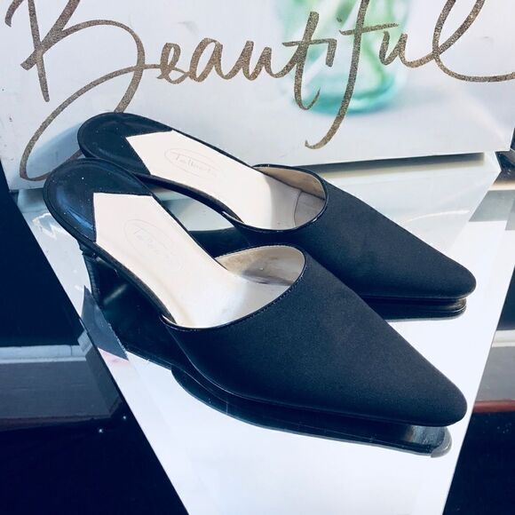Talbots black pointy toe mules - Picture 1 of 7